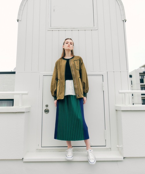 Editt by YECCA VECCA（エディットバイイェッカヴェッカ）の「パイピングデザインノーカラージャケット（ノーカラージャケット・レディース・ブラウン/カーキ・FREE）」の4枚目の写真