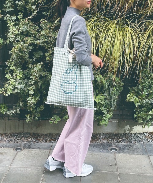 Miffy( ミッフィー)の「miffy(ミッフィー) コレクターズサックDickBruna(トートバッグ・レディース・ライトブルー/グレー系その他/グリーン系その他/ベージュ・ONE SIZE)」の3枚目の写真