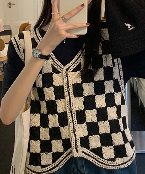 aimoha(アイモハ)の「ニット編みチェック柄ベスト(ベスト・レディース・ブラック/ベージュ・FREE)」の8枚目の写真