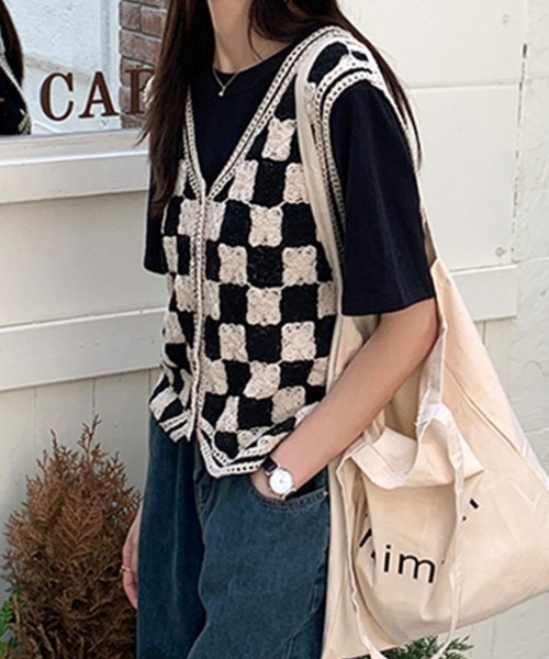 aimoha(アイモハ)の「ニット編みチェック柄ベスト(ベスト・レディース・ブラック/ベージュ・FREE)」の18枚目の写真