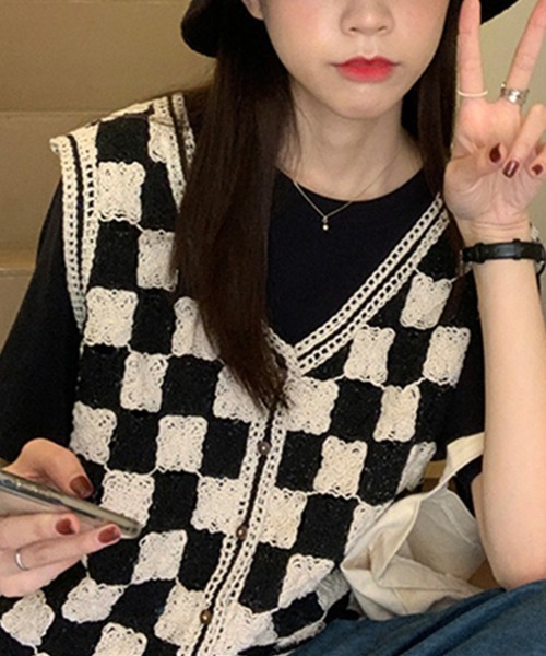 aimoha(アイモハ)の「ニット編みチェック柄ベスト(ベスト・レディース・ブラック/ベージュ・FREE)」の20枚目の写真