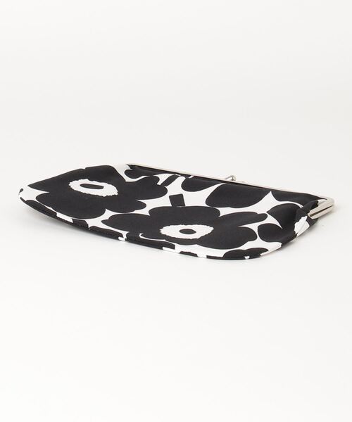 marimekko(マリメッコ)の「Mini Unikko / Puolikas Kukkaro(ポーチ・レディース・ブラック×ホワイト・FREE)」の3枚目の写真