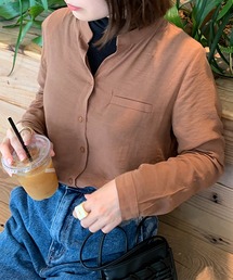 ノーカラーデザイントップス