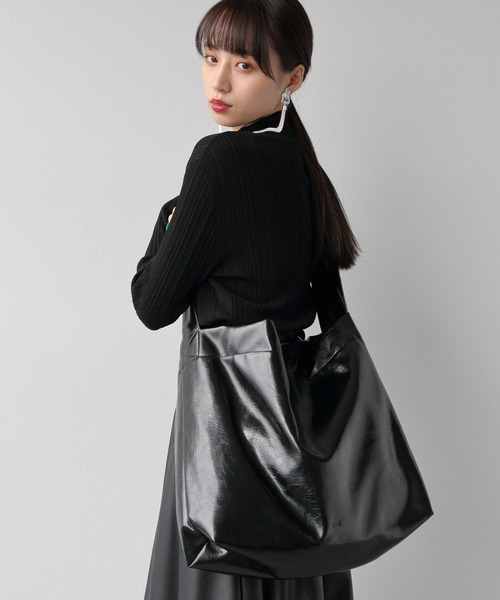 HARE（ハレ）の「BIGショルダートートBAG(HARE)（ショルダーバッグ・レディース・ホワイト/ブラック/シルバー・FREE）」の12枚目の写真