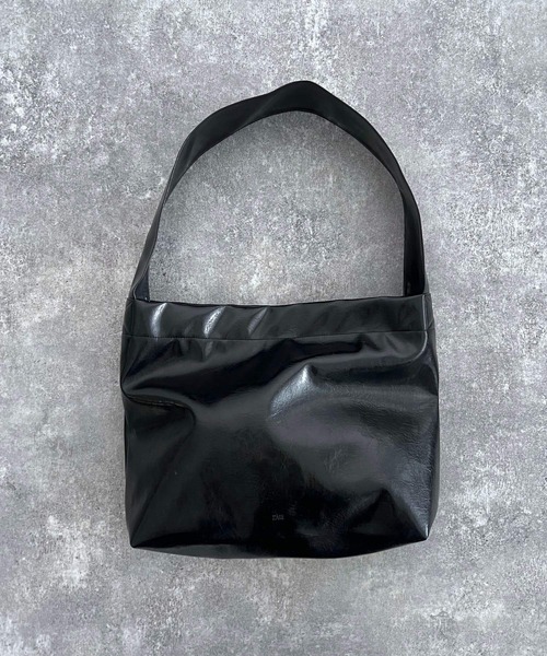 HARE（ハレ）の「BIGショルダートートBAG(HARE)（ショルダーバッグ・レディース・ホワイト/ブラック/シルバー・FREE）」の14枚目の写真