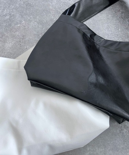 HARE（ハレ）の「BIGショルダートートBAG(HARE)（ショルダーバッグ・レディース・ホワイト/ブラック/シルバー・FREE）」の11枚目の写真