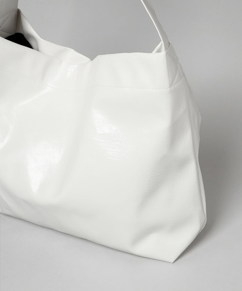 HARE（ハレ）の「BIGショルダートートBAG(HARE)（ショルダーバッグ・レディース・ホワイト/ブラック/シルバー・FREE）」の21枚目の写真