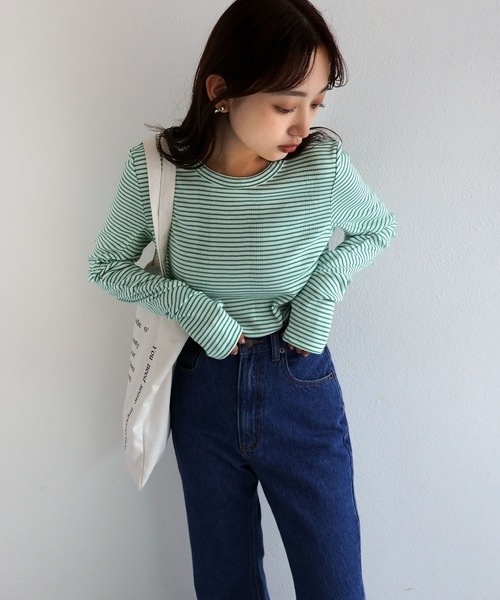 andme(アンドミー)の「ボーダーフライスクルーネック指穴長袖トップス(Tシャツ/カットソー・レディース・ホワイト×ブラック/ホワイト×グレー/ホワイト×グリーン/ベージュ系その他/オレンジ系その他/ブラウン系その他/キナリ/ベージュ系その他2/ブルー系その他・M)」の22枚目の写真