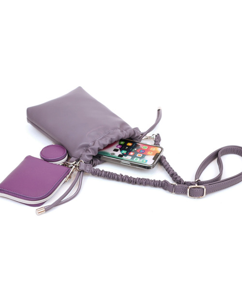 cache cache（カシュ カシュ）の「カシュカシュ cachecache / バンジーコード巾着スマホショルダー（ショルダーバッグ・レディース・アイボリー/ベージュ系その他/イエロー/グリーン/パープル/ブラック・FREE）」の6枚目の写真