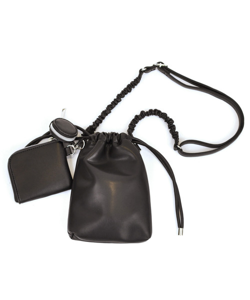 cache cache（カシュ カシュ）の「カシュカシュ cachecache / バンジーコード巾着スマホショルダー（ショルダーバッグ・レディース・アイボリー/ベージュ系その他/イエロー/グリーン/パープル/ブラック・FREE）」の3枚目の写真