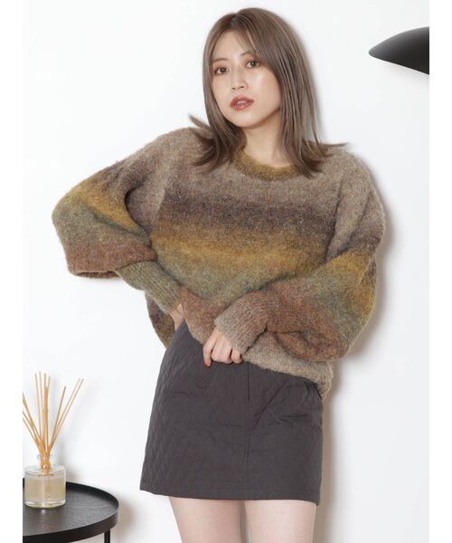 MURUA(ムルーア)の「グラデーションクルーネックパフスリーブニット(ニット/セーター・レディース・パープル/グレー/マスタード・FREE)」の16枚目の写真