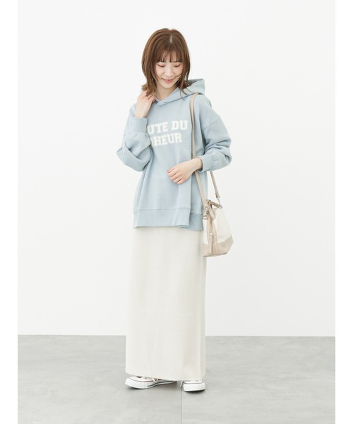 Samansa Mos2 blue（サマンサモスモスブルー）の「裏起毛ロゴパーカー（パーカー・レディース・チャコール/オフホワイト/サックスブルー・ﾌﾘ-）」の4枚目の写真