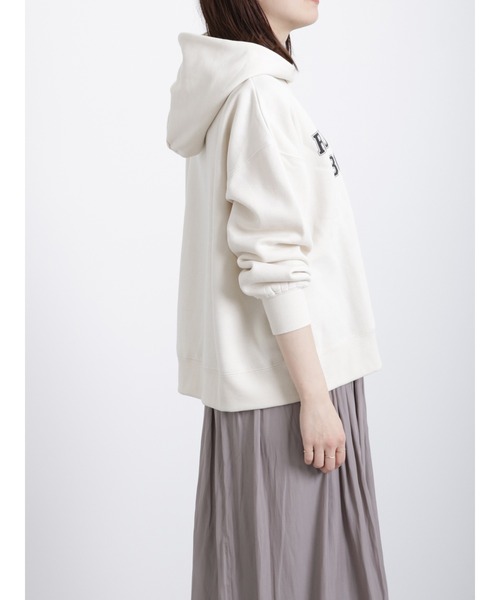 Samansa Mos2 blue（サマンサモスモスブルー）の「裏起毛ロゴパーカー（パーカー・レディース・チャコール/オフホワイト/サックスブルー・ﾌﾘ-）」の21枚目の写真