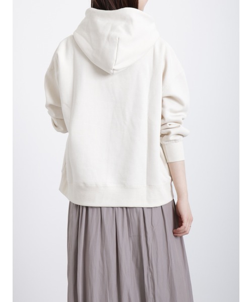 Samansa Mos2 blue（サマンサモスモスブルー）の「裏起毛ロゴパーカー（パーカー・レディース・チャコール/オフホワイト/サックスブルー・ﾌﾘ-）」の22枚目の写真