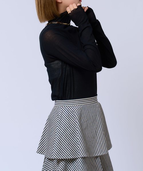 IENA LA BOUCLE(イエナラブークル)の「IENA LA BOUCLE 強撚天竺ハイネックプルオーバー(Tシャツ/カットソー・レディース・ホワイト/ブラック/パープル/イエロー・FREE)」の2枚目の写真