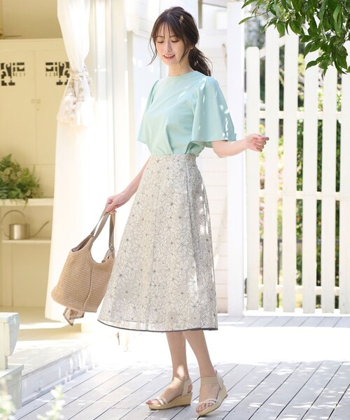 ANY SIS(エニィスィス)の「【UVケア】プレーティングジャージー フレアスリーブ カットソー(Tシャツ/カットソー・レディース・ダルブルー系/ブラック系/ローズ系/ホワイト系/ライトグリーン系/ブラック系2・2)」の10枚目の写真