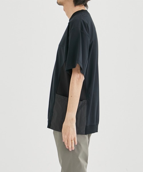 WHITE MOUNTAINEERING(ホワイトマウンテニアリング)の「【White Mountaineering / ホワイトマウンテニアリング】DOUBLE KNIT POCKET T-SHIRT/ダブルニットポケットTシャツ(Tシャツ/カットソー・メンズ・ベージュ/ブラック・1/2)」の15枚目の写真