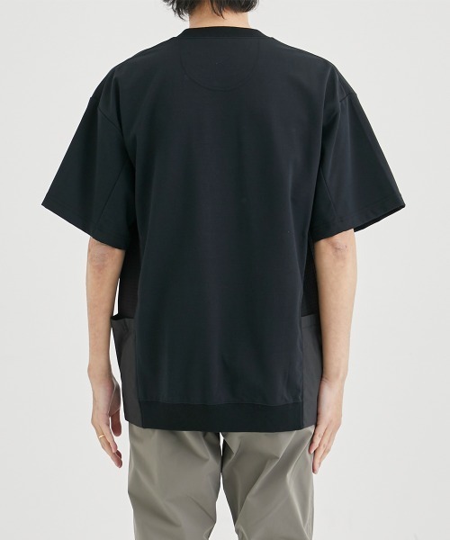 WHITE MOUNTAINEERING(ホワイトマウンテニアリング)の「【White Mountaineering / ホワイトマウンテニアリング】DOUBLE KNIT POCKET T-SHIRT/ダブルニットポケットTシャツ(Tシャツ/カットソー・メンズ・ベージュ/ブラック・1/2)」の11枚目の写真