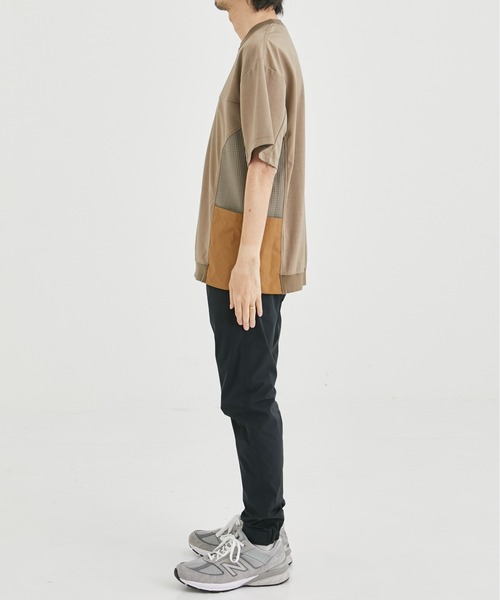 WHITE MOUNTAINEERING(ホワイトマウンテニアリング)の「【White Mountaineering / ホワイトマウンテニアリング】DOUBLE KNIT POCKET T-SHIRT/ダブルニットポケットTシャツ(Tシャツ/カットソー・メンズ・ベージュ/ブラック・1/2)」の7枚目の写真