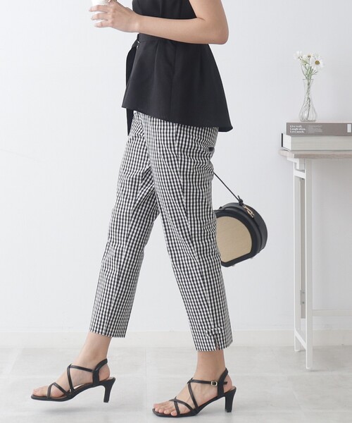 couture brooch（クチュールブローチ）の「【オフィスにもデイリーにも】裾リボンストレッチパンツ（その他パンツ・レディース・オフホワイト/ブラック/ブラック系1・34/36/38/40/42）」の4枚目の写真