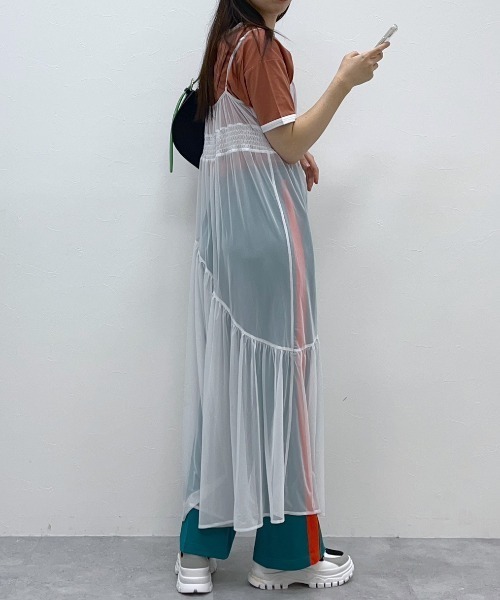 FOREVER 21（フォーエバー トゥエンティーワン）の「チュールキャミワンピース（ワンピース・レディース・ブルー/ピンク系その他/ブラック/オフホワイト・SMALL/MEDIUM）」の14枚目の写真