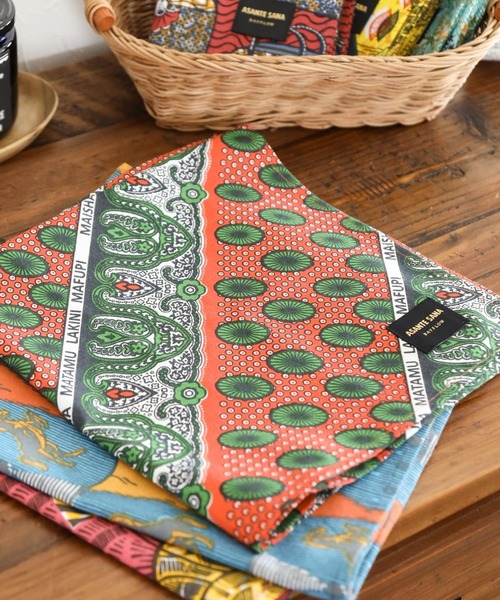 BAYFLOW（ベイフロー）の「[お弁当包みにも!]【Asante sana】大判ハンカチ49×49cm（ハンカチ/ハンドタオル・レディース・ブルー/ダークパープル/グリーン/ピンク/レッド/イエロー・0）」の4枚目の写真