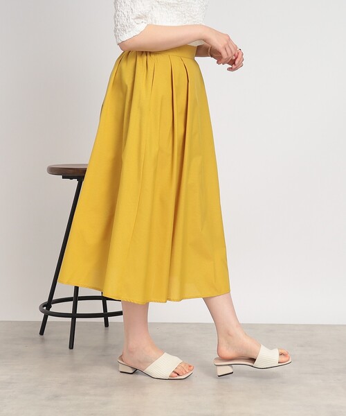 SHOO・LA・RUE(シューラルー)の「◆きちんとにもカジュアルにも ふんわり タックスカート(スカート・レディース・イエロー/ベージュ/ブラック系1/ホワイト系その他2・03/04/02)」の1枚目の写真