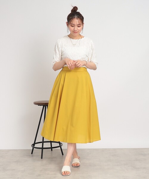SHOO・LA・RUE(シューラルー)の「◆きちんとにもカジュアルにも ふんわり タックスカート(スカート・レディース・イエロー/ベージュ/ブラック系1/ホワイト系その他2・03/04/02)」の5枚目の写真