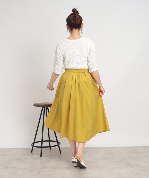 SHOO・LA・RUE(シューラルー)の「◆きちんとにもカジュアルにも ふんわり タックスカート(スカート・レディース・イエロー/ベージュ/ブラック系1/ホワイト系その他2・03/04/02)」の7枚目の写真