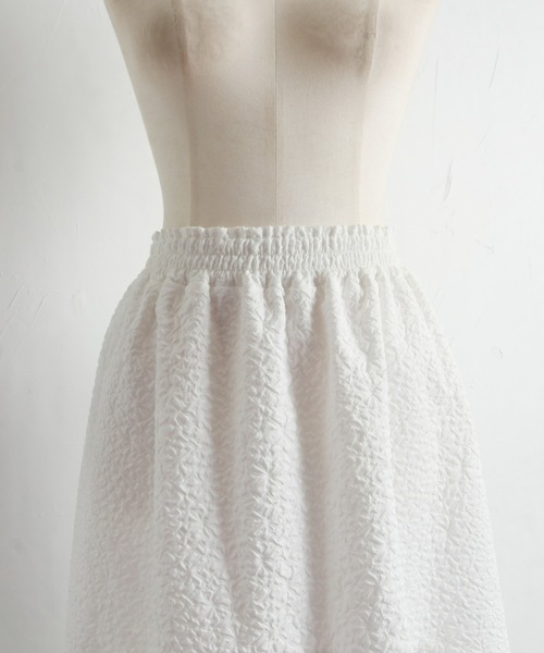 ZOZO限定】エンボスギャザーフレアスカート（スカート）｜&. NOSTALGIA