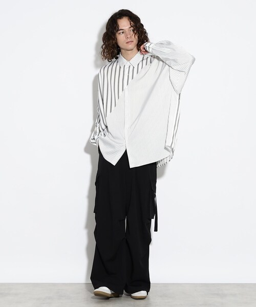tk.TAKEO KIKUCHI(ティーケータケオキクチ)の「◆トロンプルイユストライプビッグシャツ(シャツ/ブラウス・メンズ・ブラック系2/ホワイト系3/ブルー系7・01/03/02)」の10枚目の写真
