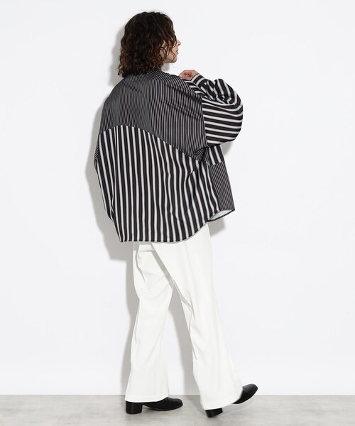 tk.TAKEO KIKUCHI(ティーケータケオキクチ)の「◆トロンプルイユストライプビッグシャツ(シャツ/ブラウス・メンズ・ブラック系2/ホワイト系3/ブルー系7・01/03/02)」の8枚目の写真