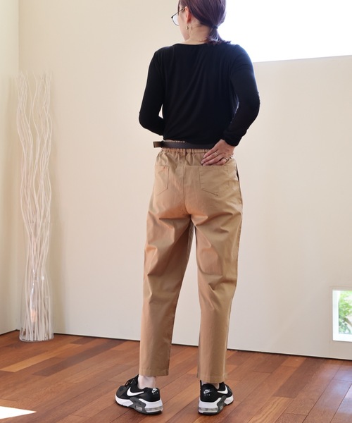 ULEULA（ウルア）の「ルーズチノパン（チノパンツ・レディース・アイボリー/ブラック/ベージュ・FREE）」の19枚目の写真