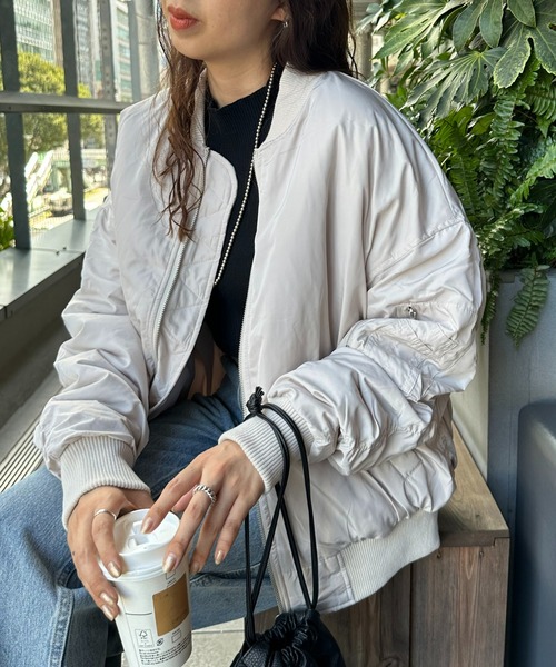 DISCOAT（ディスコート）の「【WEB限定】オーバーサイズMA‐1（MA-1・レディース・カーキ/ブラック/アイボリー・FREE）」の2枚目の写真