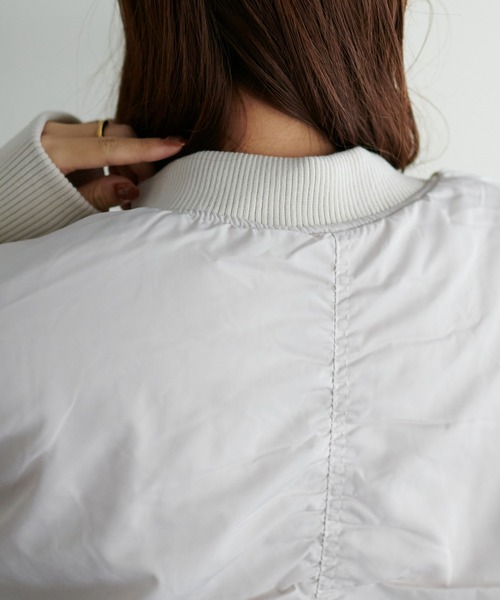 DISCOAT（ディスコート）の「【WEB限定】オーバーサイズMA‐1（MA-1・レディース・カーキ/ブラック/アイボリー・FREE）」の14枚目の写真