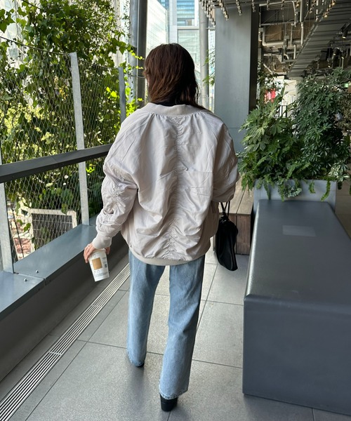 DISCOAT（ディスコート）の「【WEB限定】オーバーサイズMA‐1（MA-1・レディース・カーキ/ブラック/アイボリー・FREE）」の6枚目の写真