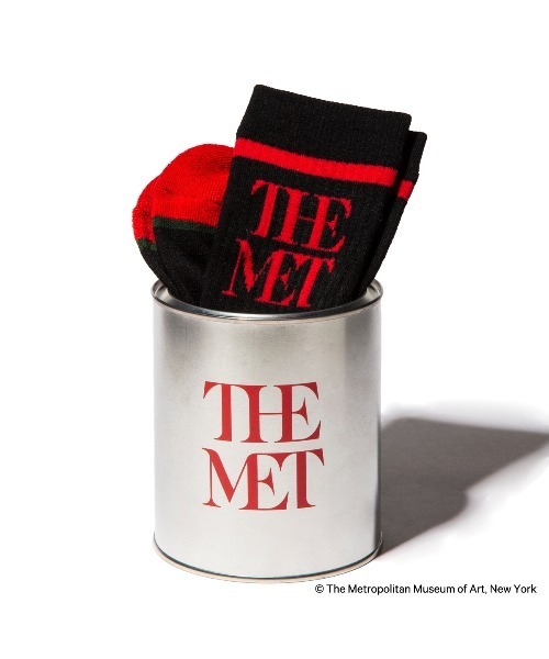 Kinetics(キネティクス)の「THE MET LOGO SOCKS for Kinetics CAN SET(メトロポリタンミュージアム ロゴ ソックス フォー キネティクス コラボ カンセット)(ソックス/靴下・メンズ・ブラック/ホワイト・FREE)」の2枚目の写真
