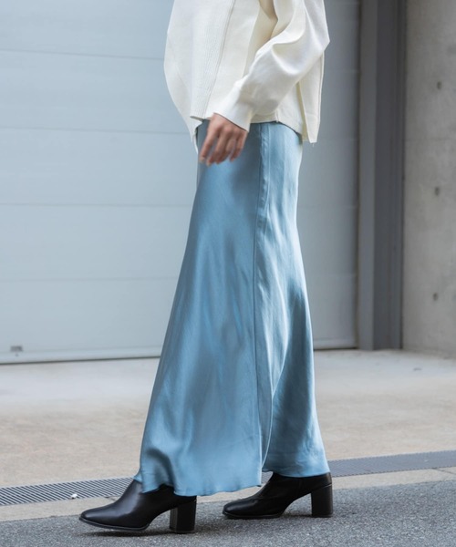 SENSE OF PLACE by URBAN RESEARCH（センスオブプレイスバイアーバンリサーチ）の「サテンナロースカート（スカート・レディース・アイボリー/シルバー/オレンジ/ブラック/ライトブルー・MEDIUM/SMALL）」の16枚目の写真