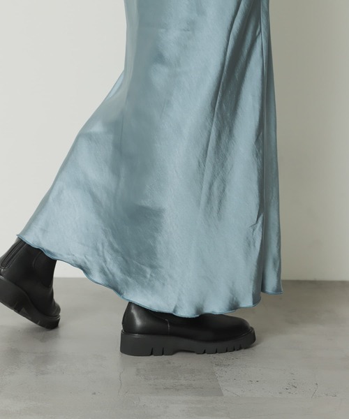 SENSE OF PLACE by URBAN RESEARCH（センスオブプレイスバイアーバンリサーチ）の「サテンナロースカート（スカート・レディース・アイボリー/シルバー/オレンジ/ブラック/ライトブルー・MEDIUM/SMALL）」の22枚目の写真