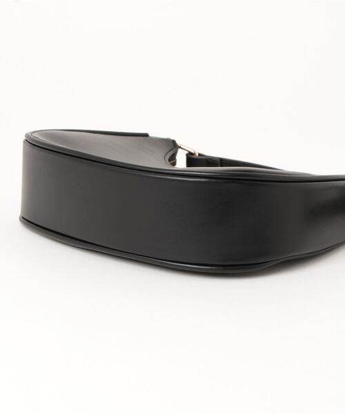 LA VORAGINE（ラ ヴォラジネ）の「ハーフムーンショルダーバッグ（ショルダーバッグ・レディース・アイボリー/ブラック・FREE）」の5枚目の写真