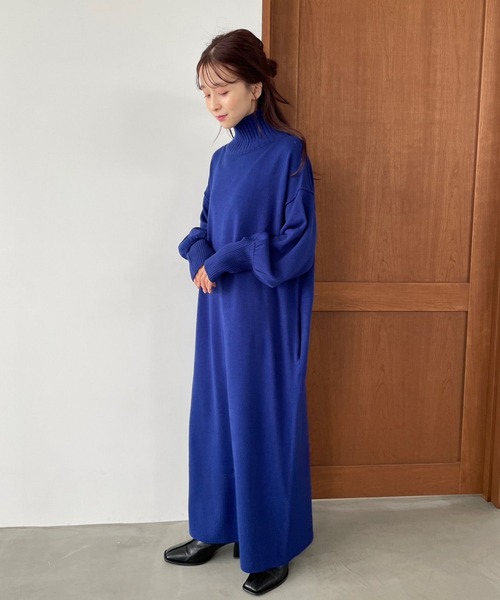 LOWRYS FARM（ローリーズファーム）の「スタンドリブニットワンピース　704535（ワンピース・レディース・ブルー/ブラック/ホワイト/グレー・FREE）」の21枚目の写真