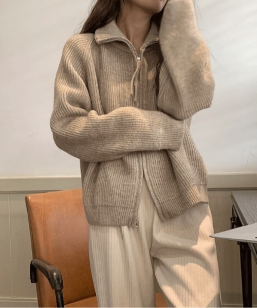 sorule（ソルレ）の「ダブルジップ衿付きニット（ニット/セーター・レディース・ピンク/ベージュ/グレー/アイボリー/ブルー・FREE）」の3枚目の写真