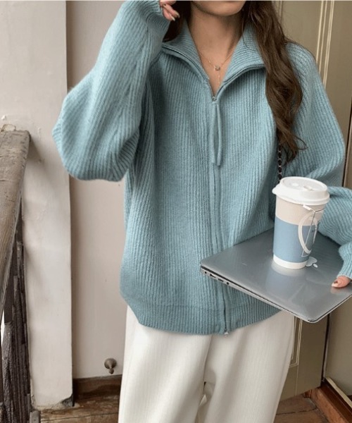 sorule（ソルレ）の「ダブルジップ衿付きニット（ニット/セーター・レディース・ピンク/ベージュ/グレー/アイボリー/ブルー・FREE）」の10枚目の写真