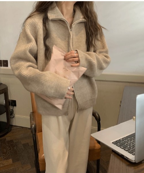 sorule（ソルレ）の「ダブルジップ衿付きニット（ニット/セーター・レディース・ピンク/ベージュ/グレー/アイボリー/ブルー・FREE）」の12枚目の写真