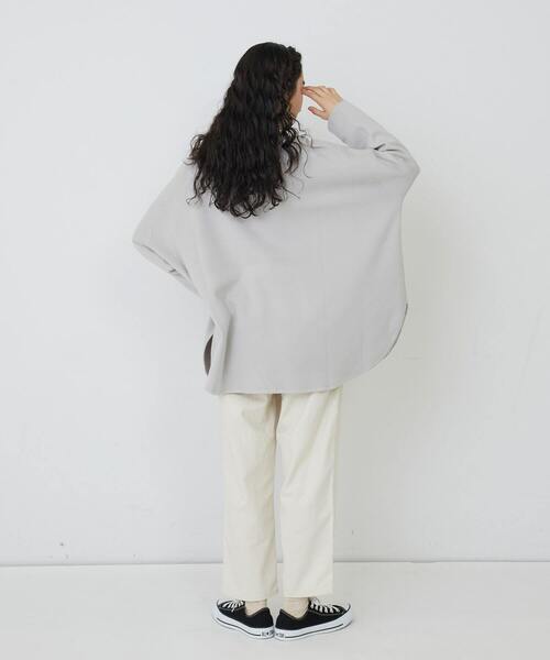 conges payes ADIEU TRISTESSE（コンジェ ペイエ アデュートリステス）の「ミラノリブポンチョニット（ニット/セーター・レディース・ネイビー/グレイッシュベージュ/ブルー・FREE）」の9枚目の写真