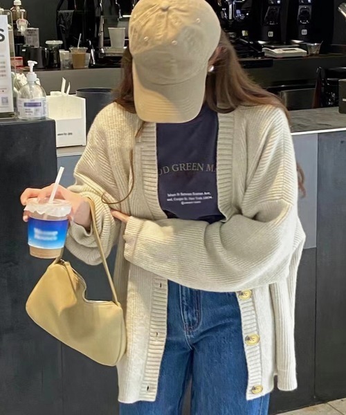 Miniministore(ミニミニストア)の「ニットカーディガン Vネック 中厚手秋冬(カーディガン/ボレロ・レディース・ブラック/アイボリー/ブラウン・フリー)」の5枚目の写真