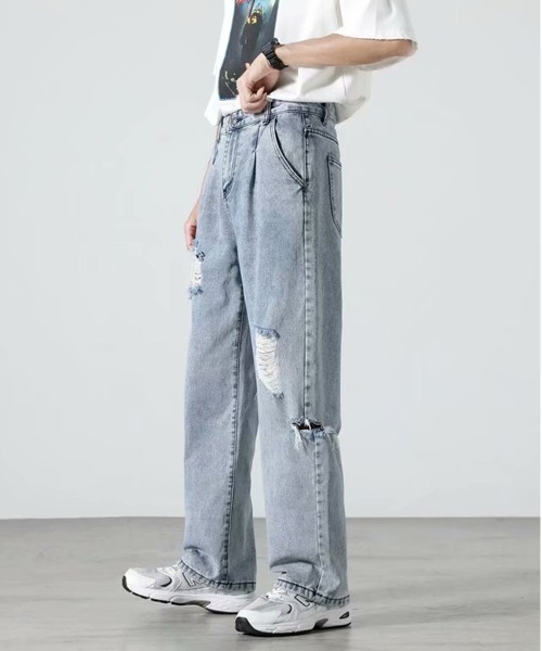 NEW GENTLEMAN(ニュージェントルマン)の「ダメージ ケミカル タック セミワイド デニムパンツ(デニムパンツ・メンズ・サックスブルー・S/M/L)」の1枚目の写真