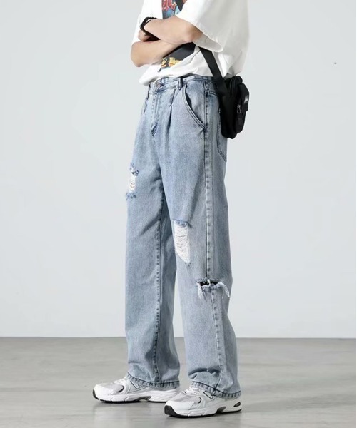 NEW GENTLEMAN(ニュージェントルマン)の「ダメージ ケミカル タック セミワイド デニムパンツ(デニムパンツ・メンズ・サックスブルー・S/M/L)」の4枚目の写真