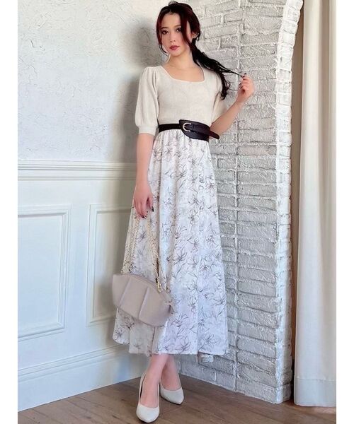 RESEXXY（リゼクシー）の「モノクロマティックフレアワンピース（ワンピース・レディース・アイボリー/ブラック/ブルー・FREE）」の5枚目の写真