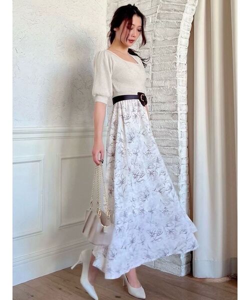 RESEXXY（リゼクシー）の「モノクロマティックフレアワンピース（ワンピース・レディース・アイボリー/ブラック/ブルー・FREE）」の6枚目の写真